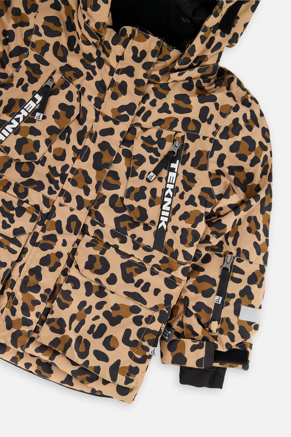 Deux par Deux girls' Teknik two-piece snowsuit, leopard print jacket with black pants – jacket detail close-up