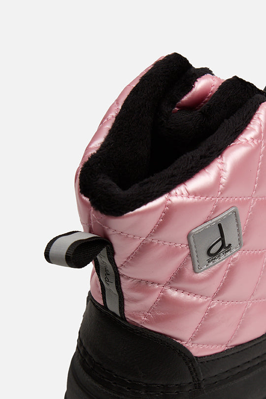 Deux par Deux girls' pale dusty pink quilted winter boots – close-up of the fleece lining and pull tab