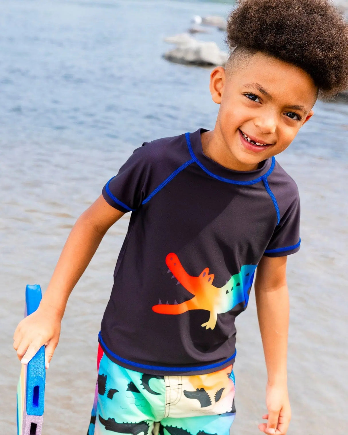 Short Sleeve Rashguard Black And Multicolored Crocodiles | Deux par Deux | Jenni Kidz