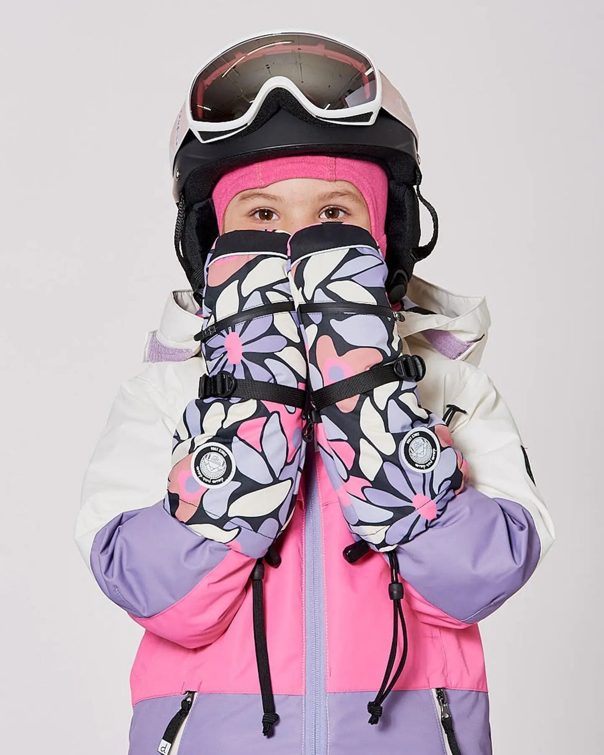 Winter Mittens Teknik Black Retro Flower Print | Deux par Deux | Jenni Kidz