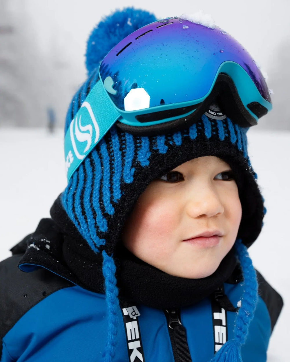 Winter Peruvian Knit Hat With Pompom And Lining Black And Blue | Deux par Deux | Jenni Kidz