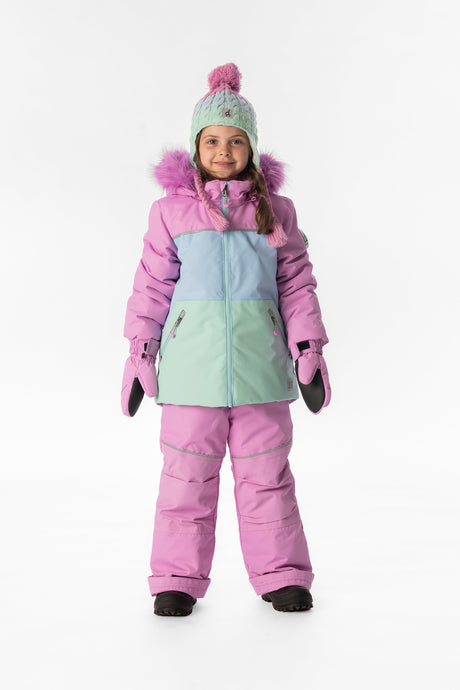 Child wearing the pinkish violet Deux par Deux DISCOVER snowsuit, lookbook view 1