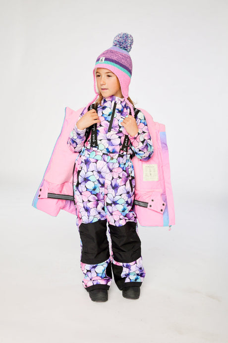 Child wearing the Deux par Deux pink-to-blue gradient PLAY two-piece snowsuit, lookbook photo 3