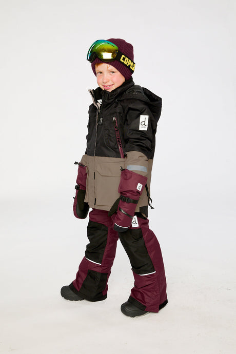 Deux par Deux TEKNIK black, beige and burgundy snowsuit, second lookbook view