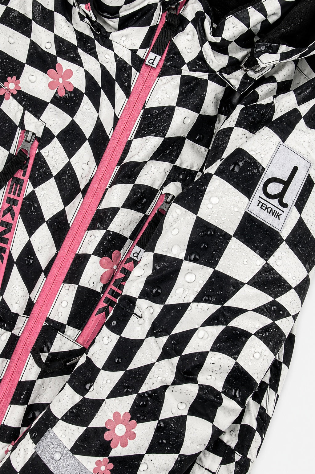 Deux par Deux girls' TEKNIK two-piece snowsuit in bright pink checkered print, additional product view