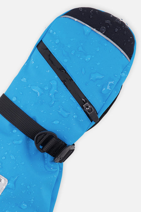 Deux par Deux Teknik kids' mittens in blue – close-up of the water-repellent shell