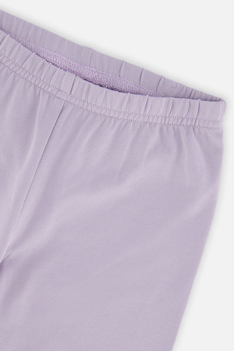 Close-up of the elastic waistband on the Deux par Deux lavender leggings
