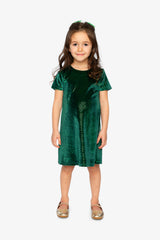 Child wearing the Deux par Deux forest green sparkle velour dress and gold flats
