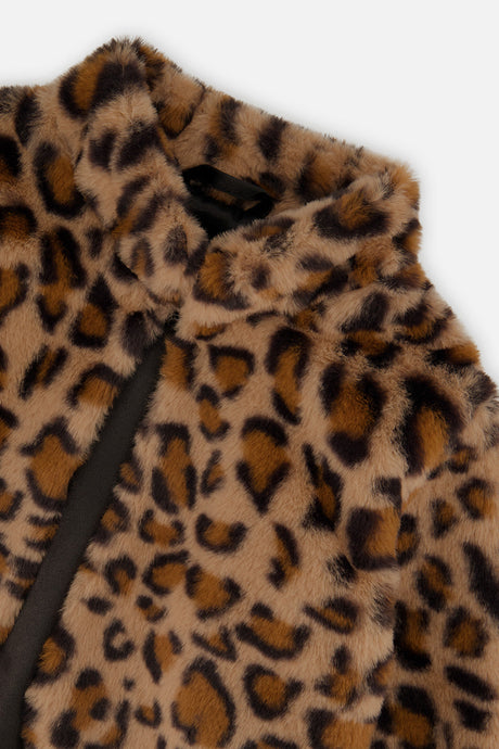 Close-up of the brown leopard faux fur collar and front closure