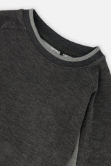 Close-up of the ribbed light grey neckline and the raglan sleeve on the charcoal Deux par Deux sweatshirt