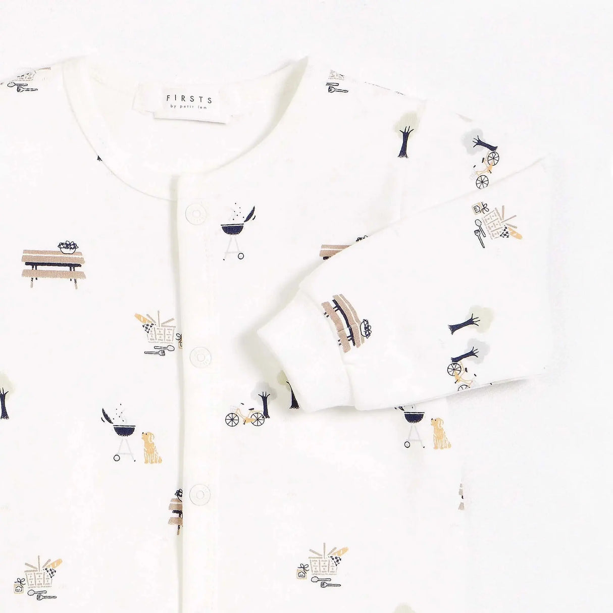 "little picnic" print on off-white sleeper | petit lem