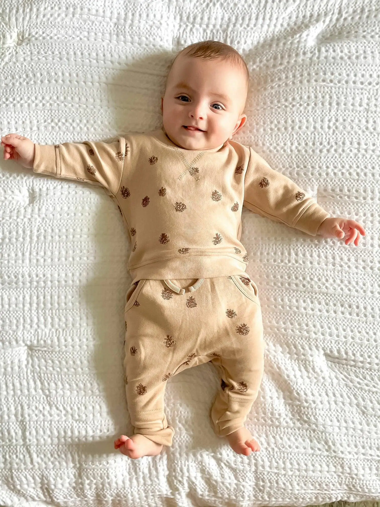 Organic Printed Sweatshirt & Jogger Set in Oatmeal Pinecone | Lovedbaby - Jenni Kidz