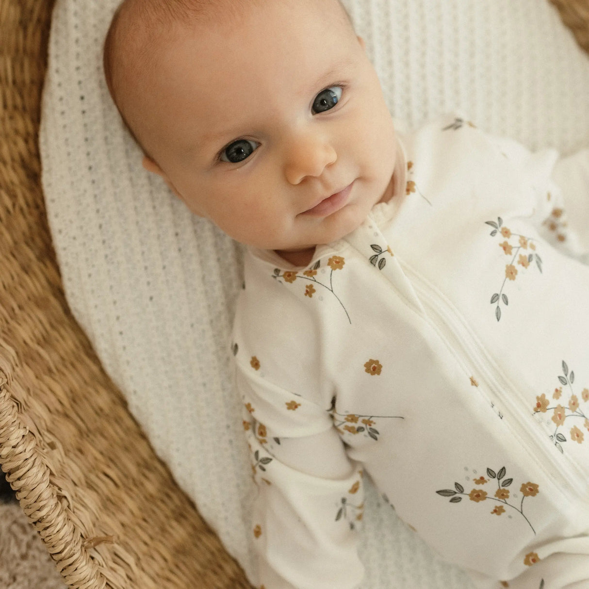 Winter Jasmine Print on Off-White Sleeper | Petit Lem - Jenni Kidz