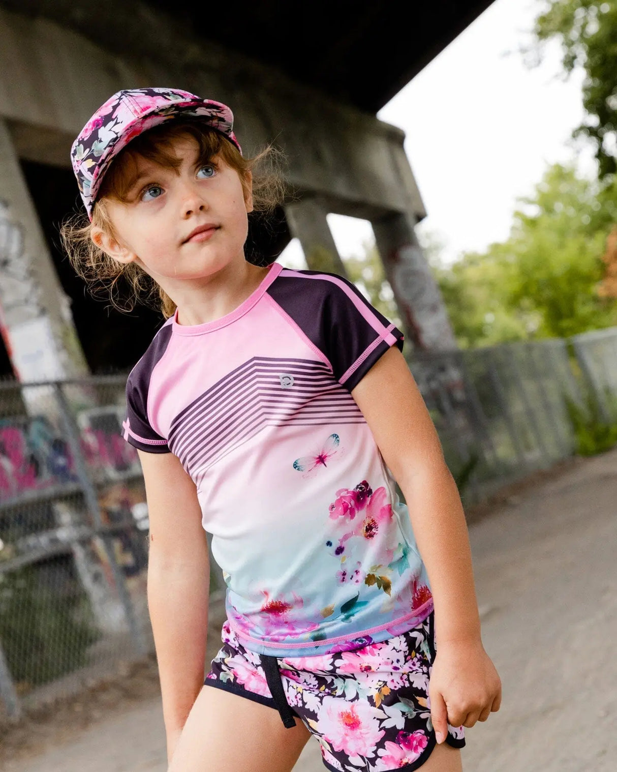 Short Sleeve Athletic Top Gradient Pink Printed Big Flowers | Deux par Deux | Jenni Kidz