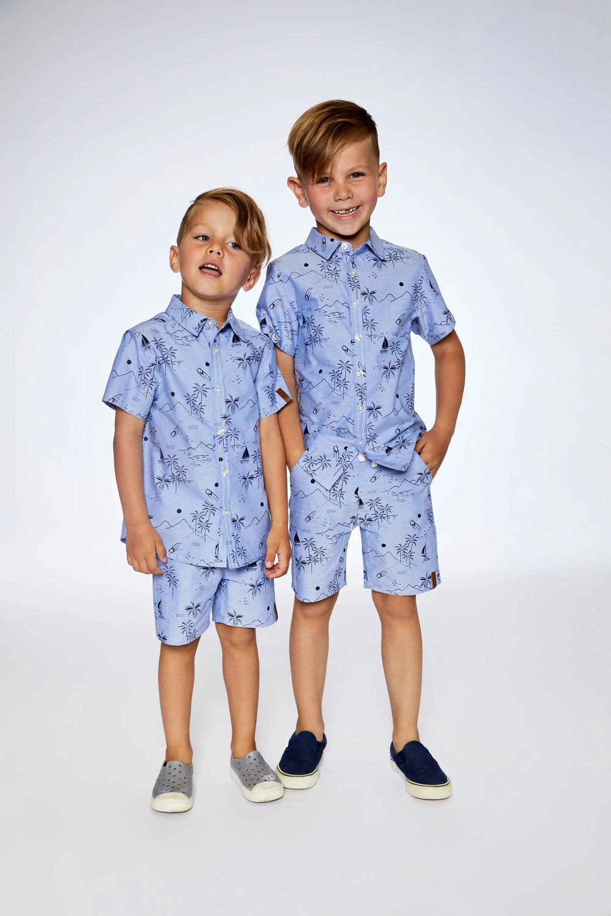 Short Sleeve Chambray Shirt Blue Printed Beach | Deux par Deux | Jenni Kidz