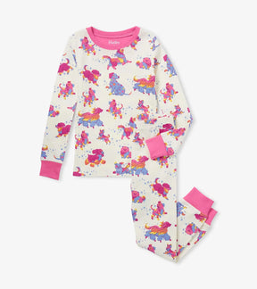 Hatley girls Twinkle Puppies organic cotton pajama set in White/Pink with long sleeves and matching pants.
